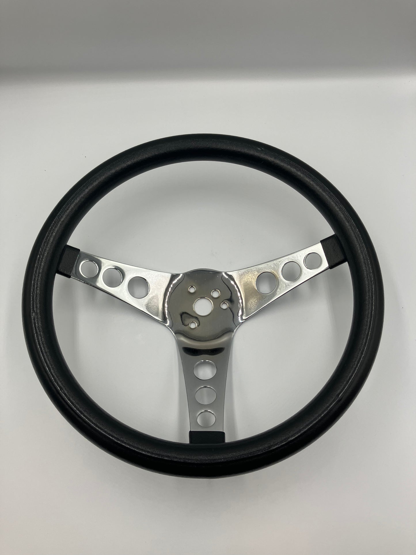 Ratt svart, skummad plast, 3 hålade ekrar, 12 1/2" (836)