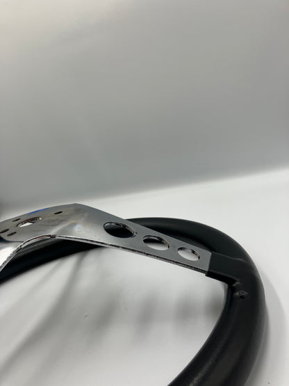 Ratt svart, skummad plast, 3 hålade ekrar, 12 1/2" (836)