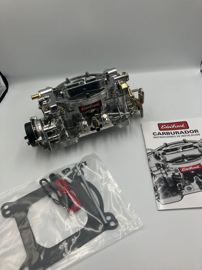 Edelbrock förgasare - 600 cfm. Elektrisk choke. Performer. Satin finish (1406)