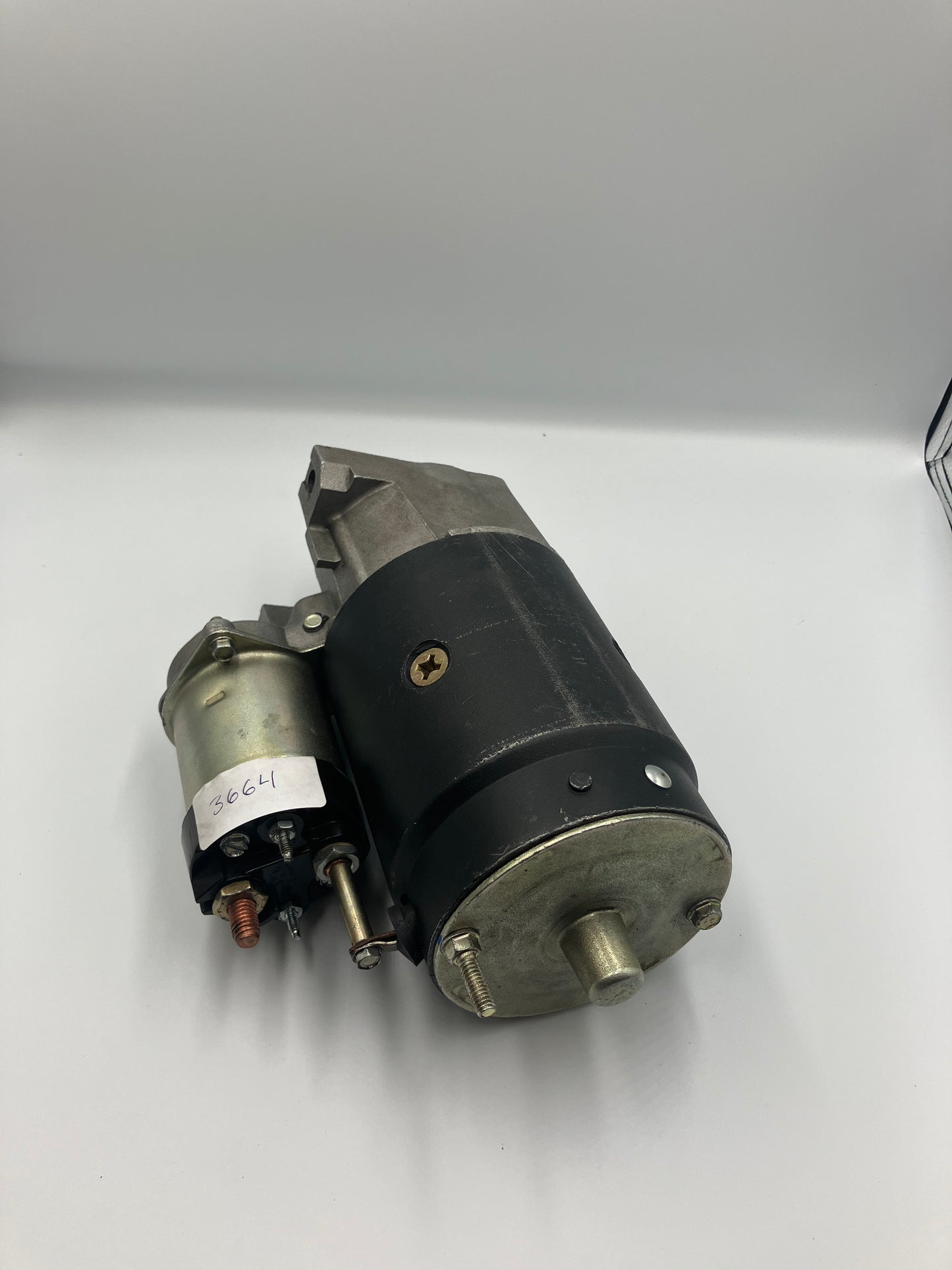 Startmotor Chevrolet Rakt bultmönster 12 Volt kraftigare och lite större än MID3664, CW, 9-Tooth Pinion (3664)