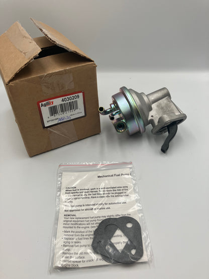 Bränslepump mekanisk Chevrolet small block V8 1971-86. 3 uttag. (M6626)